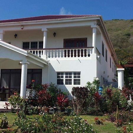 Fern Tree Bed And Breakfast Frigate Bay Ngoại thất bức ảnh
